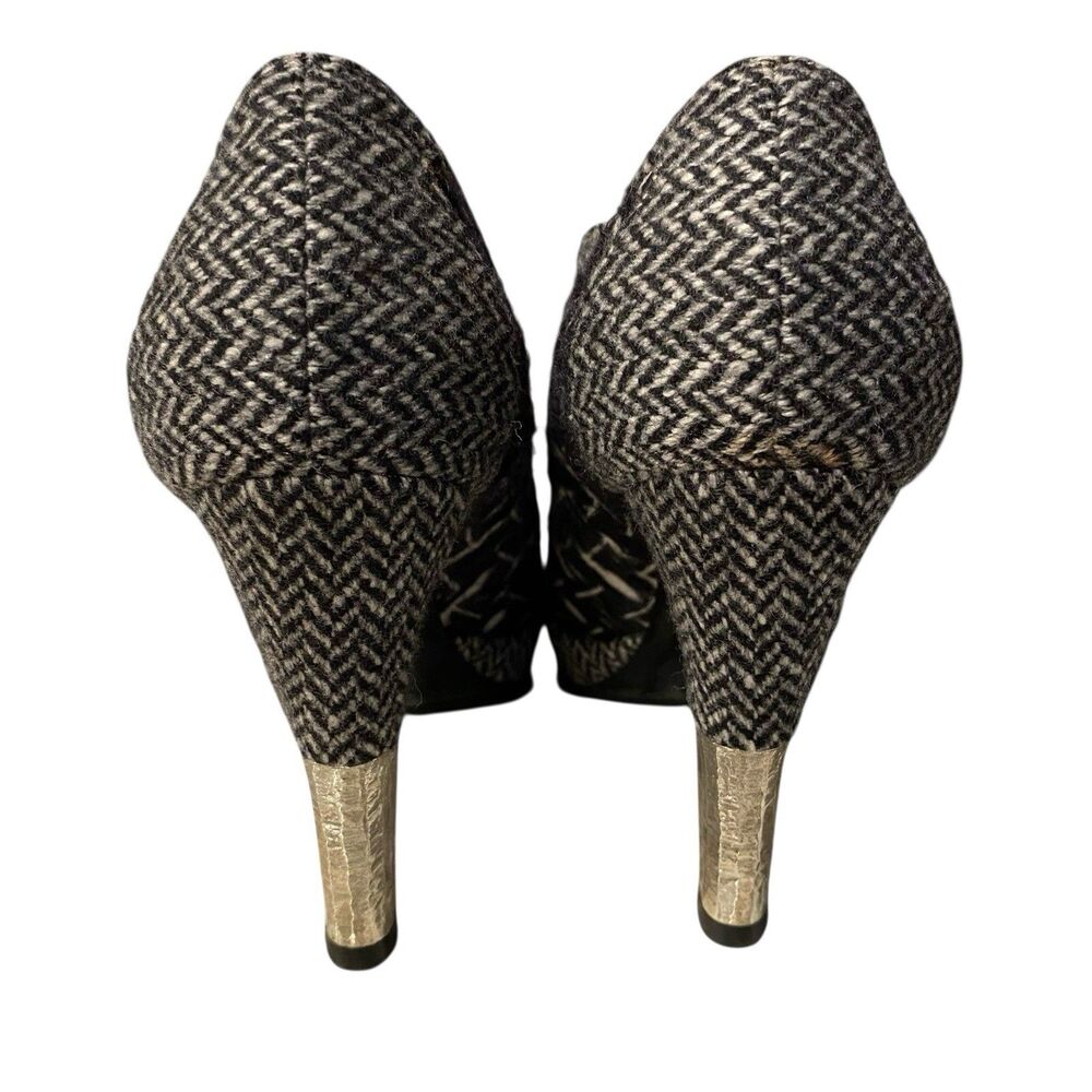 CHANEL Tweed Lace Up Booties Heels EU 37 Black White Ankle Boots -Authenticated - Picture 6 of 15
